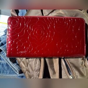 Elegant Red Floral Pattern Wallet